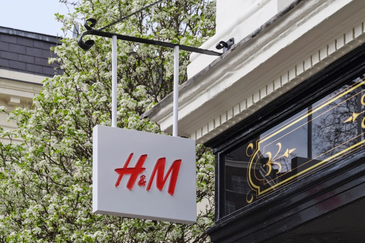 H&M Profit Rises on Tariff Refunds as Sales Remain Sluggish